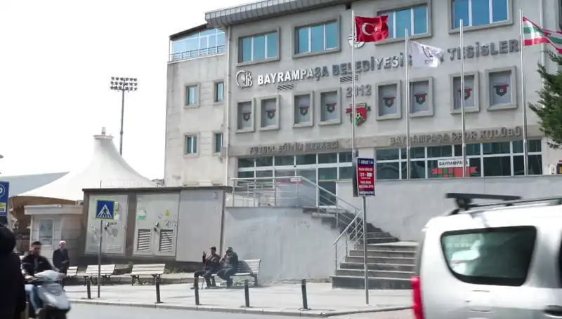 Arda Turan Spor Kompleksi'nde Otoparkı Vuran Su Sıkıntıları Yüzünden Kullanıma Kapandı