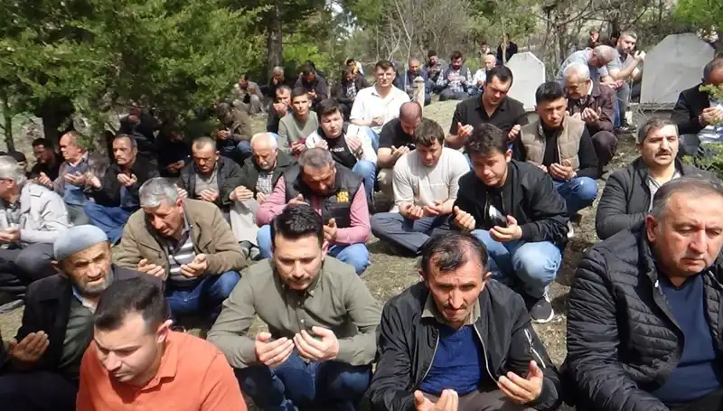 Bir Köyü Saran Aşk: Annesini Kaybeden Çocuğun Duygusal Veda Sesi
