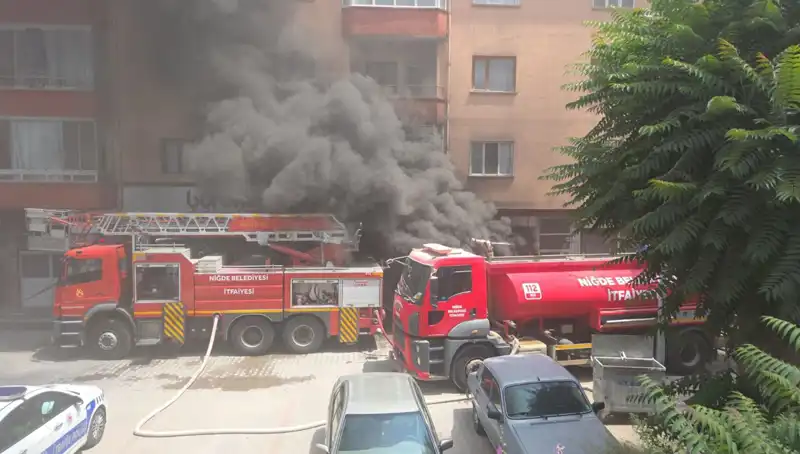 Niğde'de Beyaz Eşya Deposunda Büyük Yangın: Sebepleri ve Sonuçları