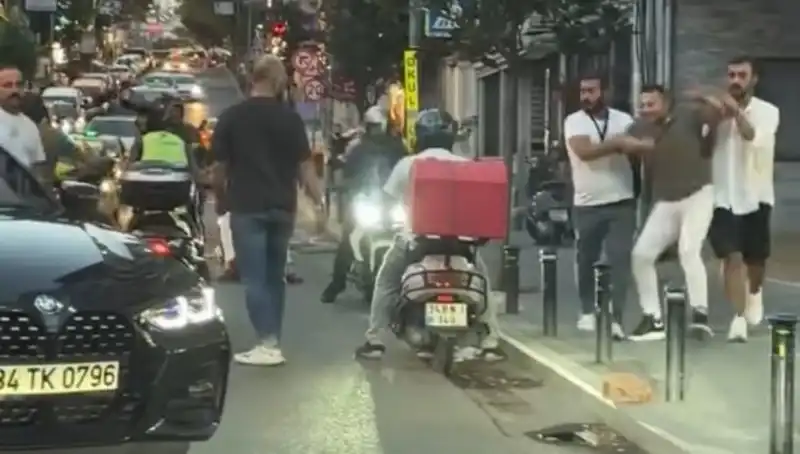 Nişantaşı’nda Yol Verme Kavgası: Sopalı Kadın Mücadelesi Gündeme Geldi