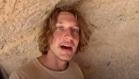 Yasaklı Kızılderili Kabilenin Adasına Giden Turist Şoklarla Dolu Deneyimini Anlattı