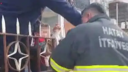 Hatay'da Küçük Çocuğun Koluna Demir Korkuluk Saplandı: Acil Müdahale Gerekti
