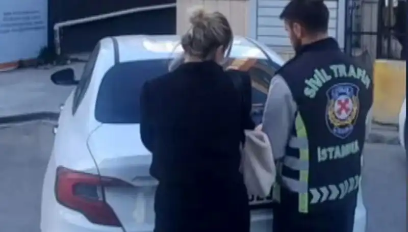 Kadıköy'de Drift Yapan Kadın Sürücüyü Şaşırtan Ceza: 48 Bin Lira!