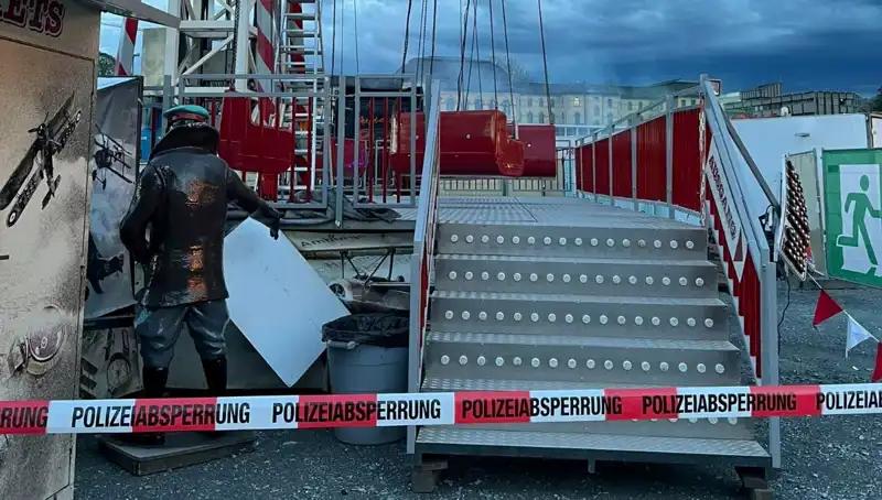 Dönen Salıncak Reklam Direklerine Çarpınca: Facia Nasıl Önlenildi?