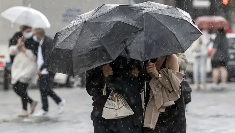 Kış Soğukları İstanbulluları Bekliyor: Sağanak Yağışlar Geliyor!