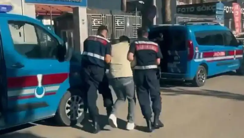Türkiye Genelinde Büyük Operasyon: 10 İlde 5 Suç Örgütüne Darbe