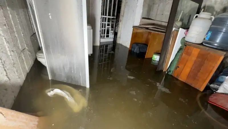 Avcılar'da Şiddetli Yağışlar Sonrası Su Baskını Hayatı Olumsuz Etkiledi