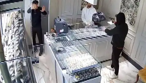 Bursa'da Kuyumcuya Soygun Girişimi: Korku Dolu Anların Ardındaki Gerçek