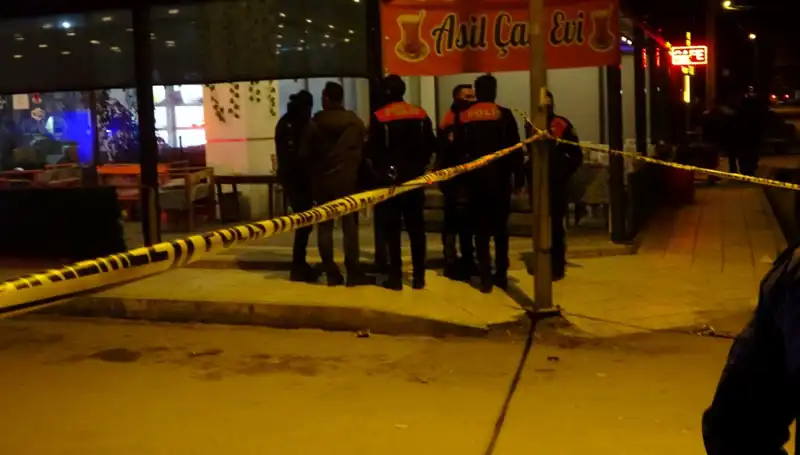 Kahvehanedeki Kanlı Hesaplaşma: Bir Kişinin Hayatı Son Buldu, Dört Yaralı