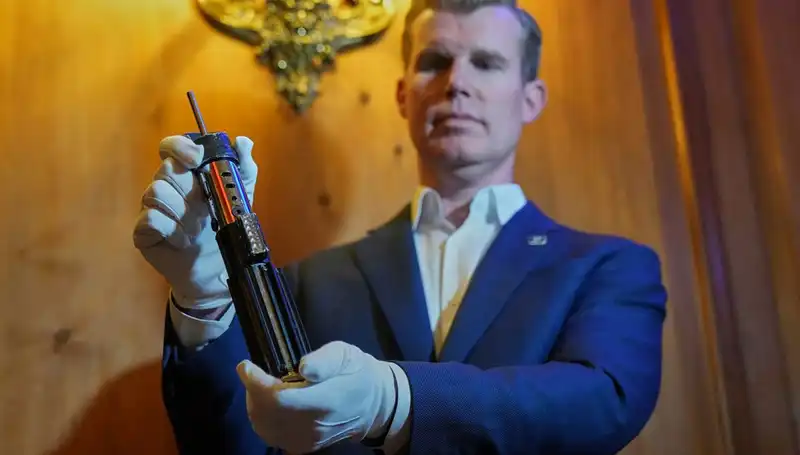 Darth Vader’ın İkonik Işın Kılıcı 3.65 Milyon Dolara Satıldı! İşte Ayrıntılar