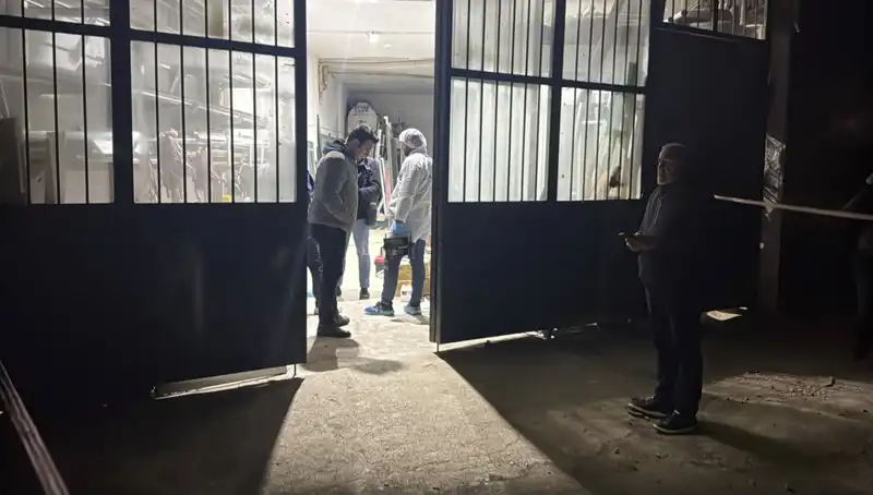 İş Yerinde Dehşet: Cinayet Sonrası Üzerini Battaniye ile Örtmüşler