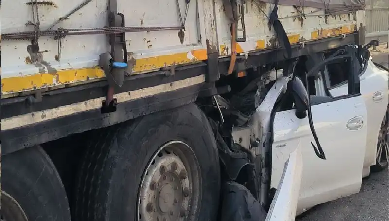 TIR'a Arkadan Saplanan Ok, Kaza Anının Şok Edici Görüntülerini Ortaya Çıkardı