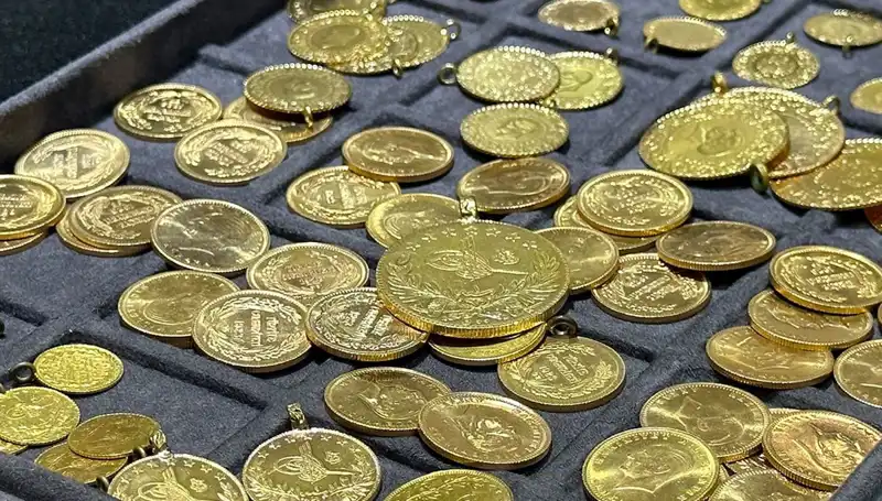 Hafta Sonu Altın Fiyatları Ne Olacak? Yükseliyor mu, Düşüyor mu?