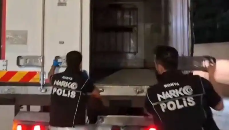 Konya’da Uyuşturucu Operasyonu: Dört Şüpheli Üzerinde Kapsamlı İnceleme Başlatıldı