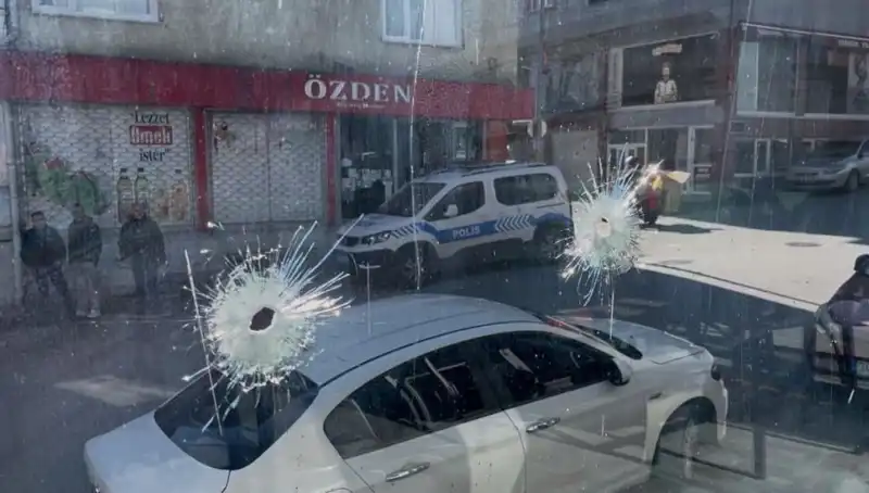 Bursa'da Kıraathaneye Saldırı: Kurşunlama Olayının Ardındaki Gizem