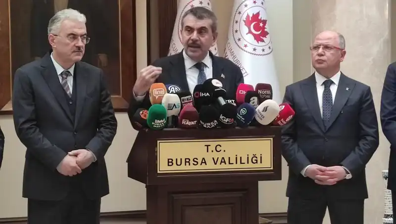 Bakan Tekin, Protesto Eden Çalışanları Uyardı: Cezai İşlemler Bekleniyor