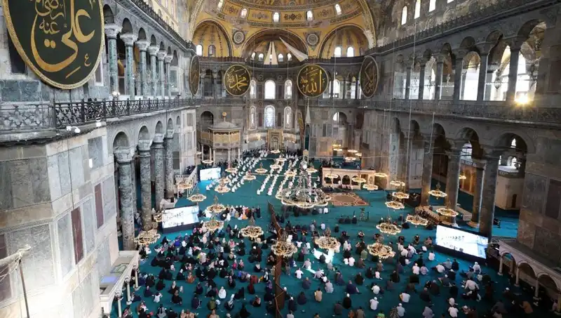 Ayasofya'nın Kapısını Kıran Sanığa Verilen Hapis Ceza Dikkat Çekti