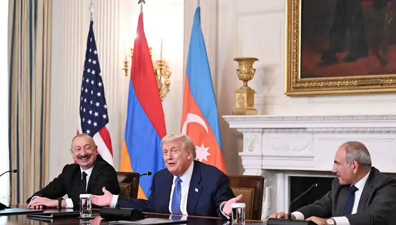Aliyev'den Ermenistan'a Çarpıcı Anayasa Çağrısı: Zaman Kaybetmeye Neden Gerek Yok?