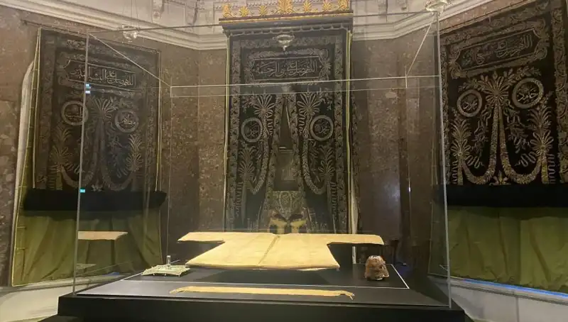 Hırka-i Şerif Ziyarete Açılıyor: Tarihi Bir Anın Detayları