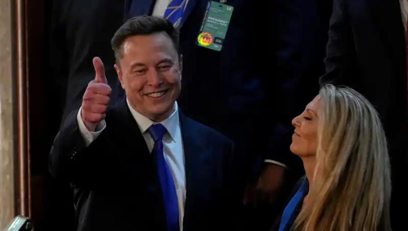 Musk, Ukrayna'da Seçim Çağrısı Yaptı: Zelenski'nin Kaybı Belli mi?