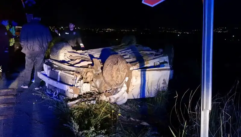 Otomobilin Şarampole Devrilmesi Sonucu 1 Kişi Hayatını Kaybetti, 3 Yaralı