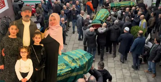 Strasbourg'da Kaybedilen Kız Kardeşlere Rize'de Duygu Dolu Veda Töreni