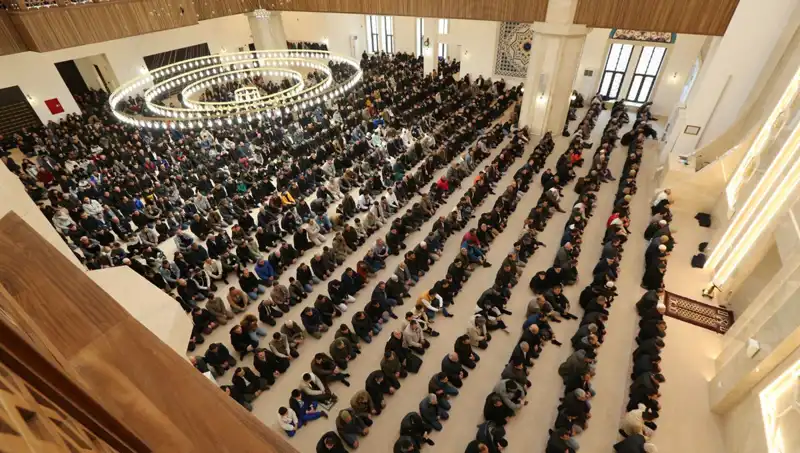 4 Nisan 2025 Cuma Namazı İçin Saatler: İstanbul, Ankara, İzmir ve Diğer Şehirler
